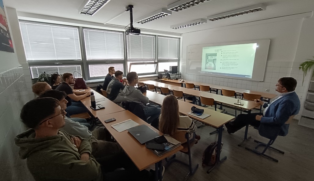 Přednáška Větrání velkokuchyní na STU Bratislava #1